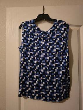 Casual Corner Annex Woman Blue Black White Abstract Crinkle Tank Top 1X
